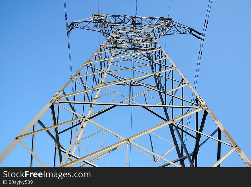 Power transmission tower