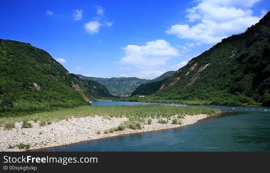 Cross beautiful yangjia Stream