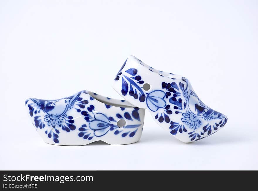 Porcelain clogs