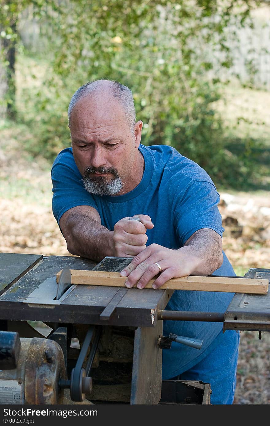 Man using tablesaw