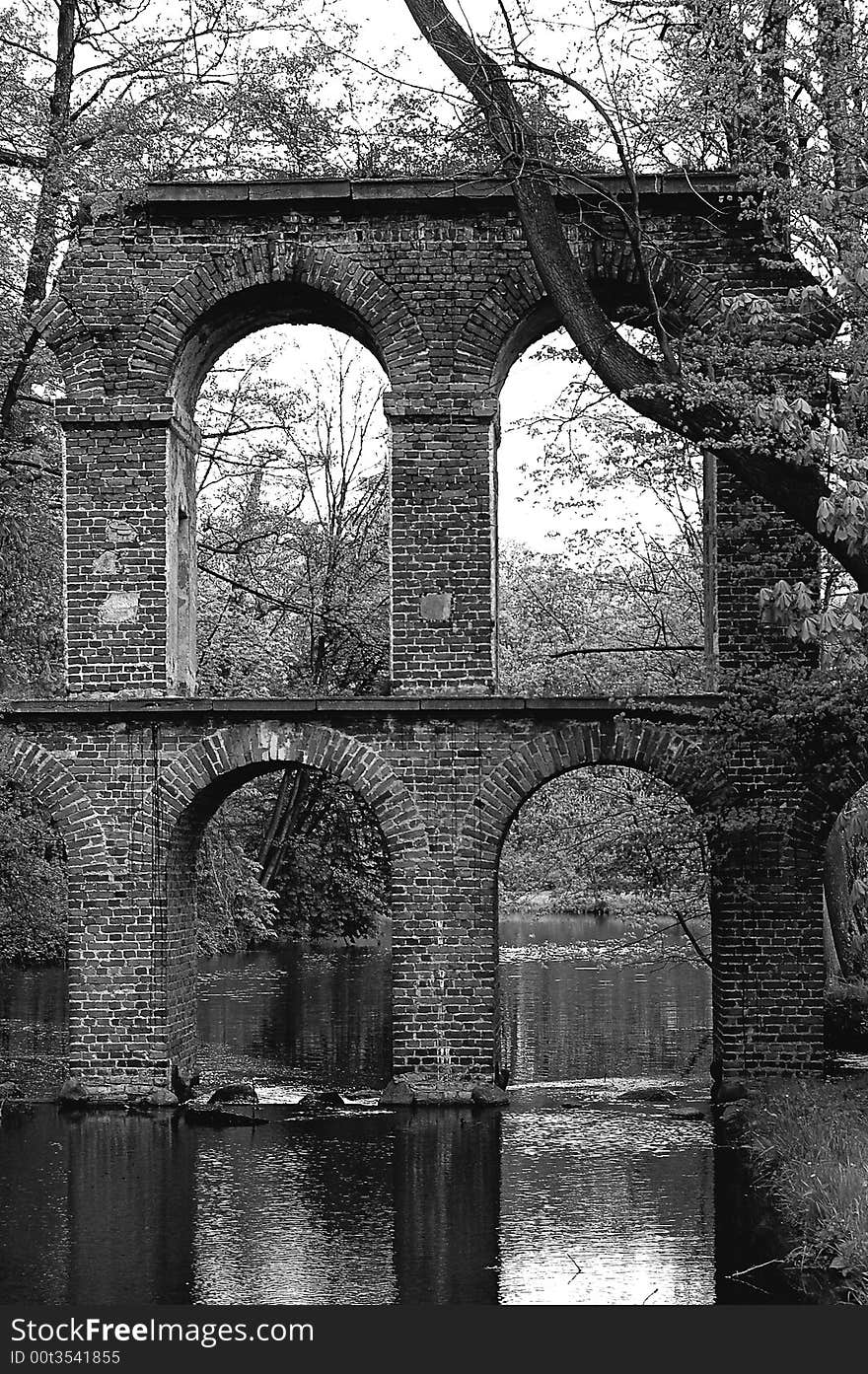 Antique roman aqueduct in black and white