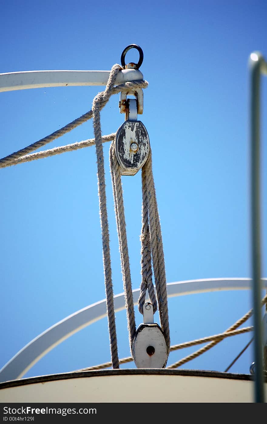 Rescue boat lift