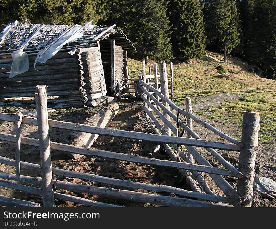 Shepherd cottage in Leaota mountains (Cioara summit). Shepherd cottage in Leaota mountains (Cioara summit)