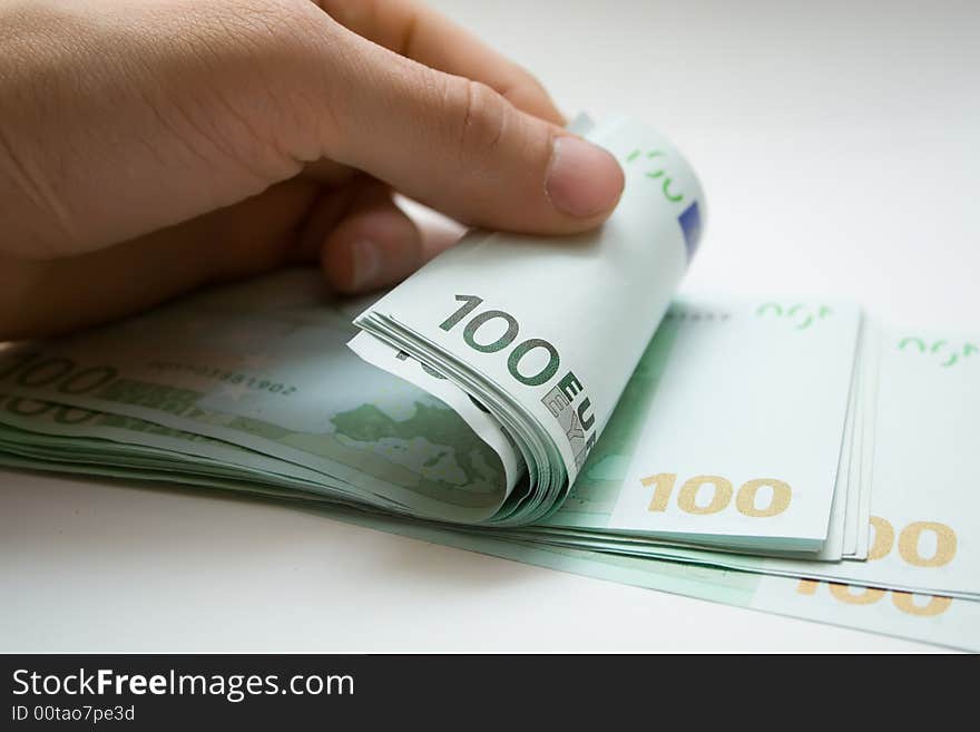 100 euro banknotes