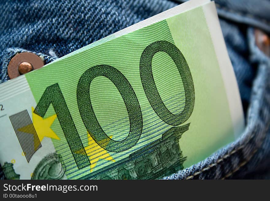 100 euros in the jeans pocket