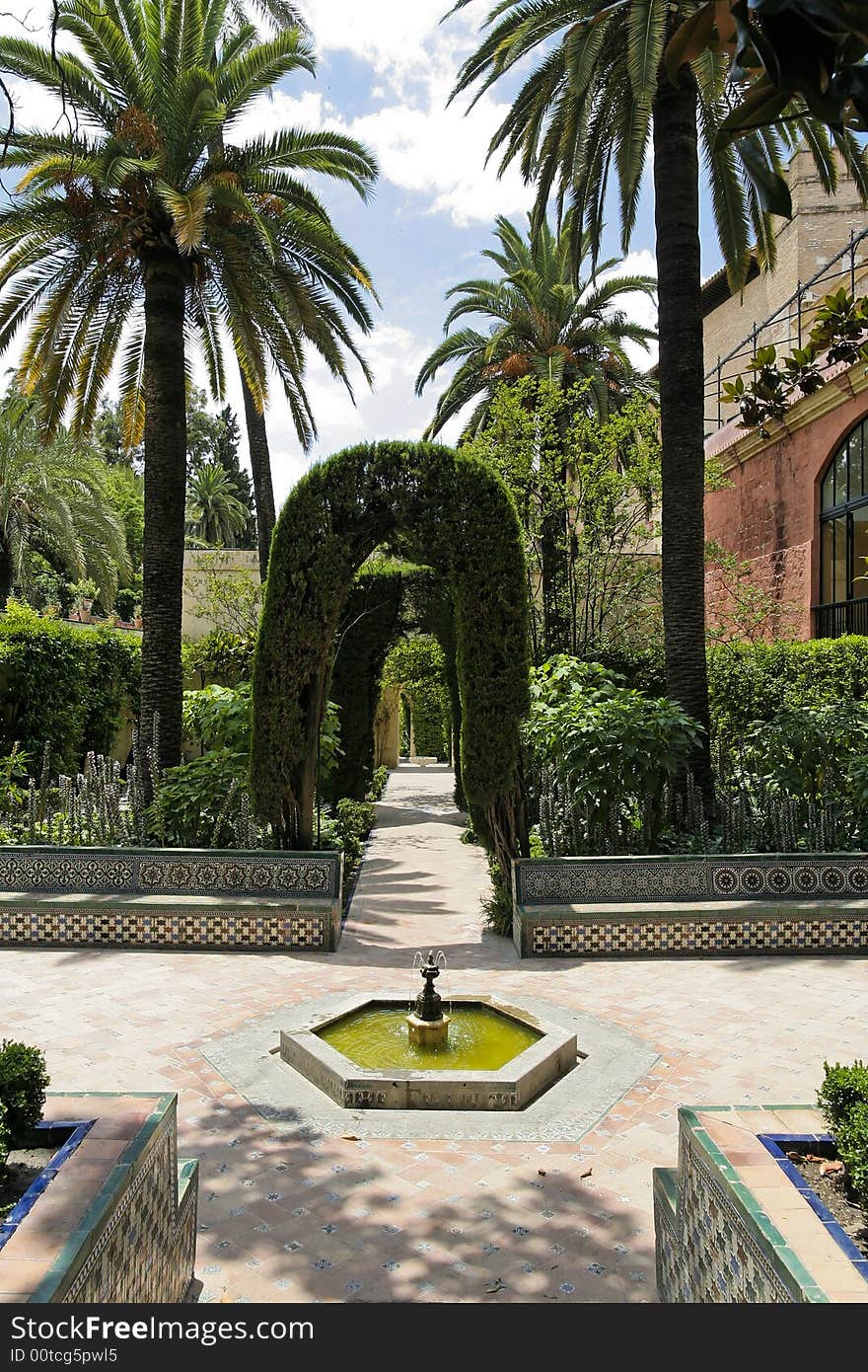 Sevilla, Garden at Palast Reales Alcazares