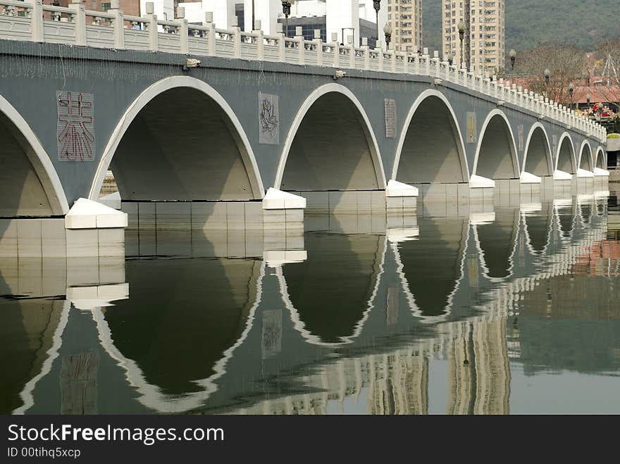 Bridge arches