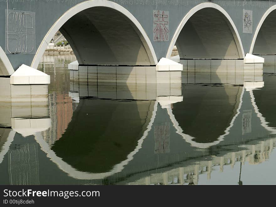 Bridge arches