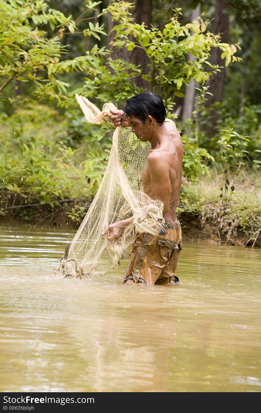 Fishing with a throw net