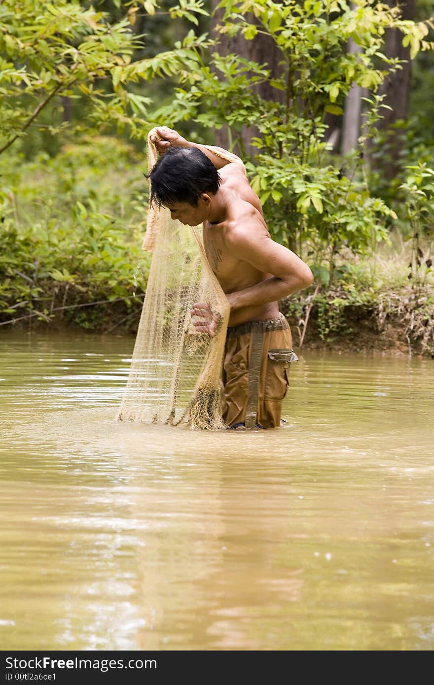 Fishing with a throw net