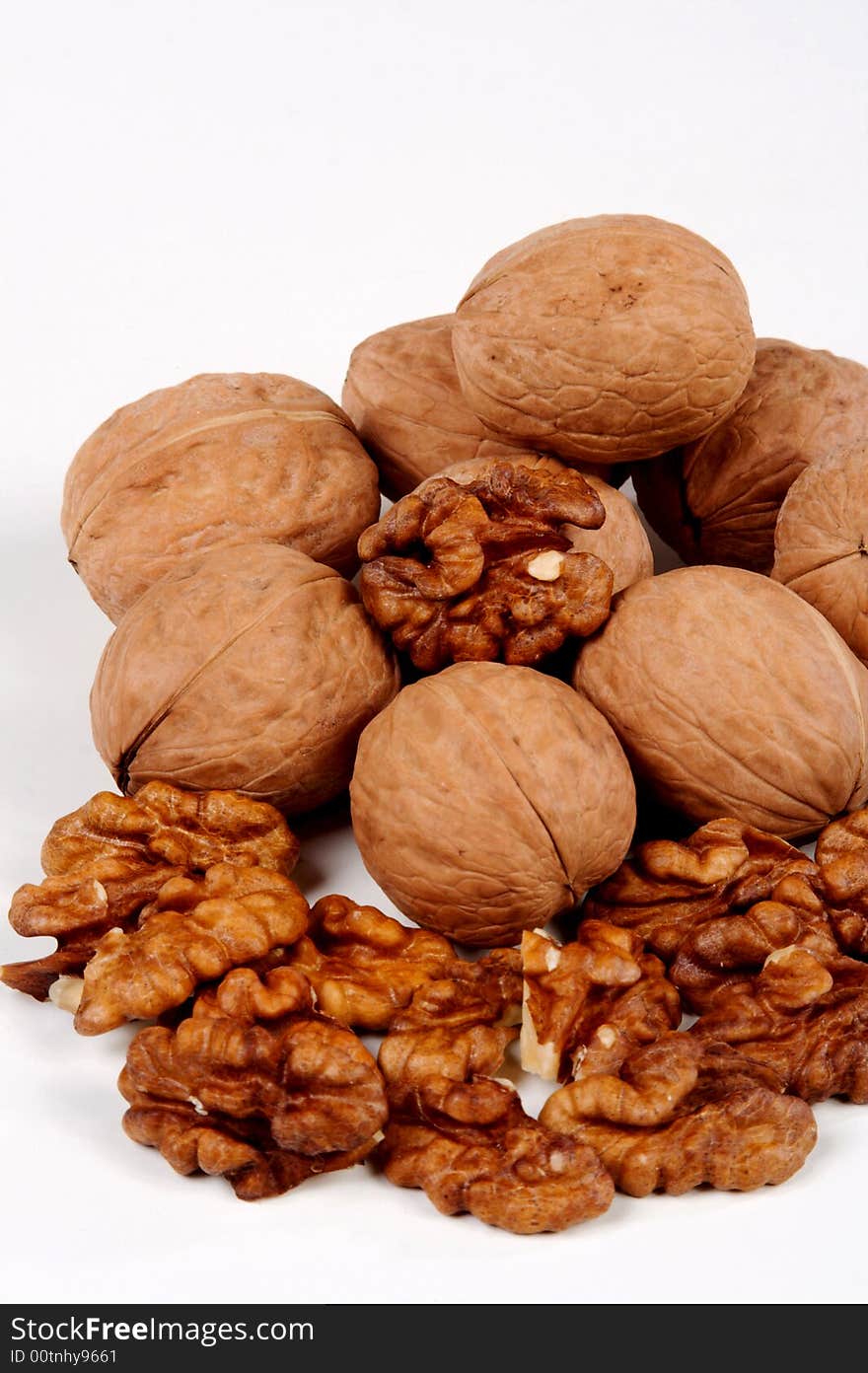 Walnuts well stimulate work of a brain