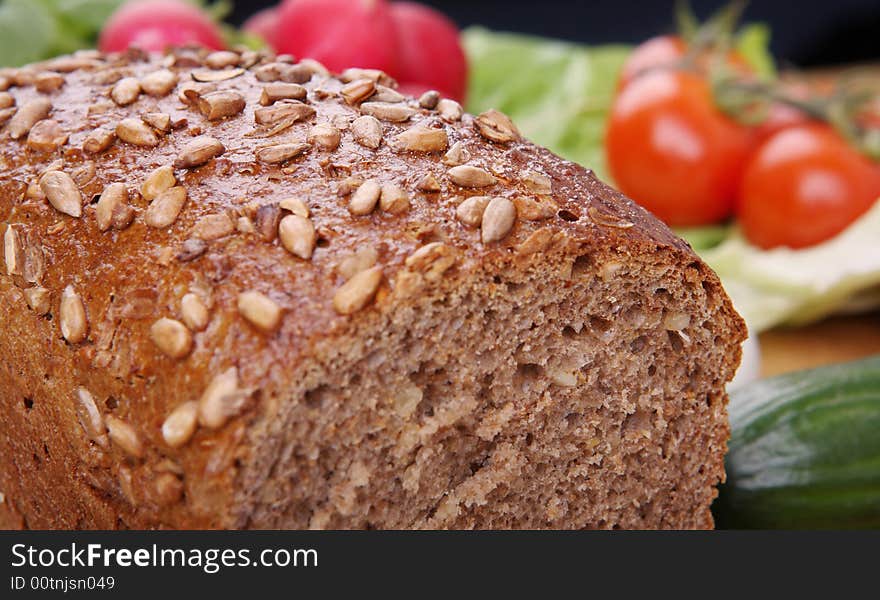 Focus on the sunflower's grains. Focus on the sunflower's grains