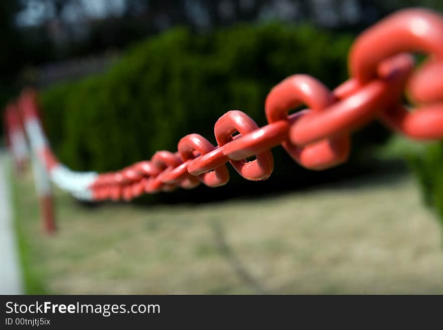 Plastic chains with red and white