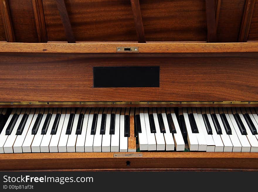 Old Piano