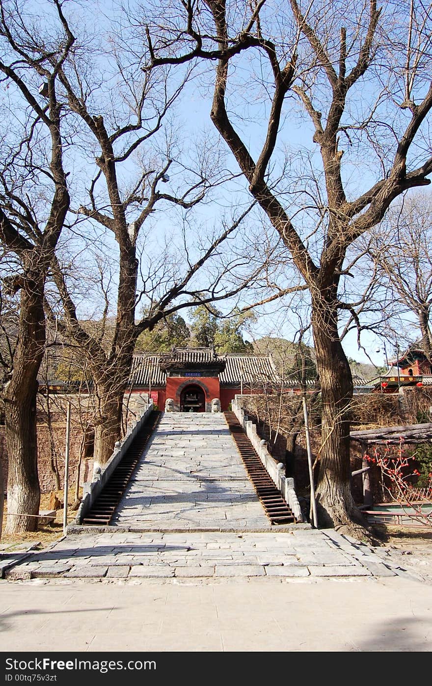 Beijing tourist attractions Huairou Gongluoshi temple. Beijing tourist attractions Huairou Gongluoshi temple