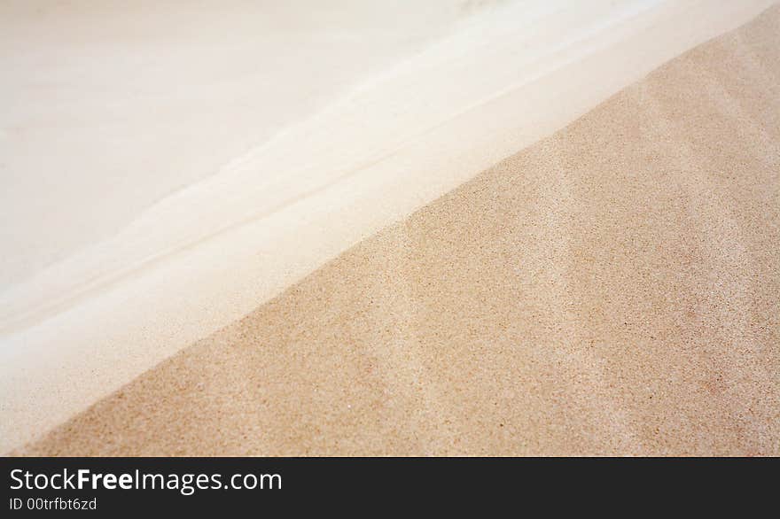 Wind on dunes - white snd dune background