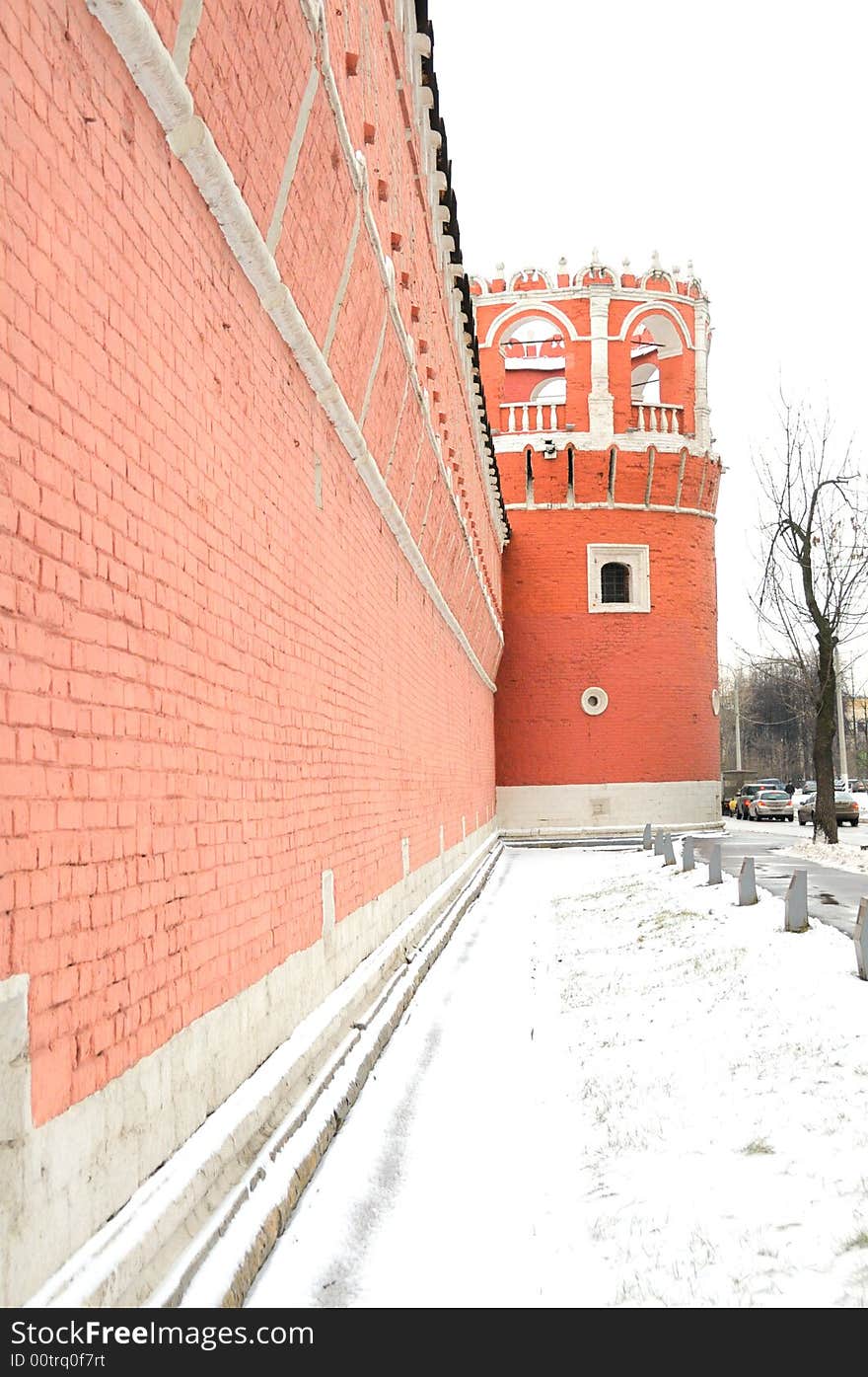 Angular tower and  fortification wall   Donskcogo monastery. Angular tower and  fortification wall   Donskcogo monastery