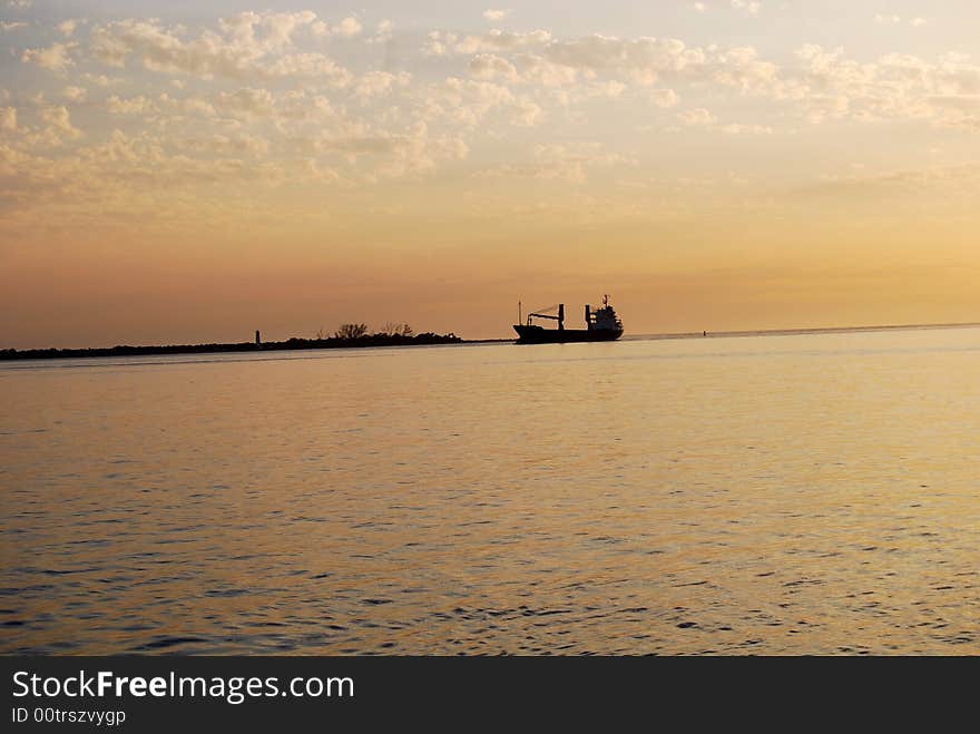 This is a picture of a ship going the the channel of Tampa Bay and could be seen at the Ft. Desoto pier. This is a picture of a ship going the the channel of Tampa Bay and could be seen at the Ft. Desoto pier.