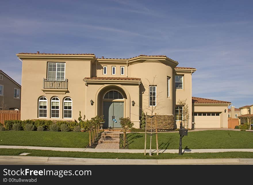 Big boxy tract home in Northern California development