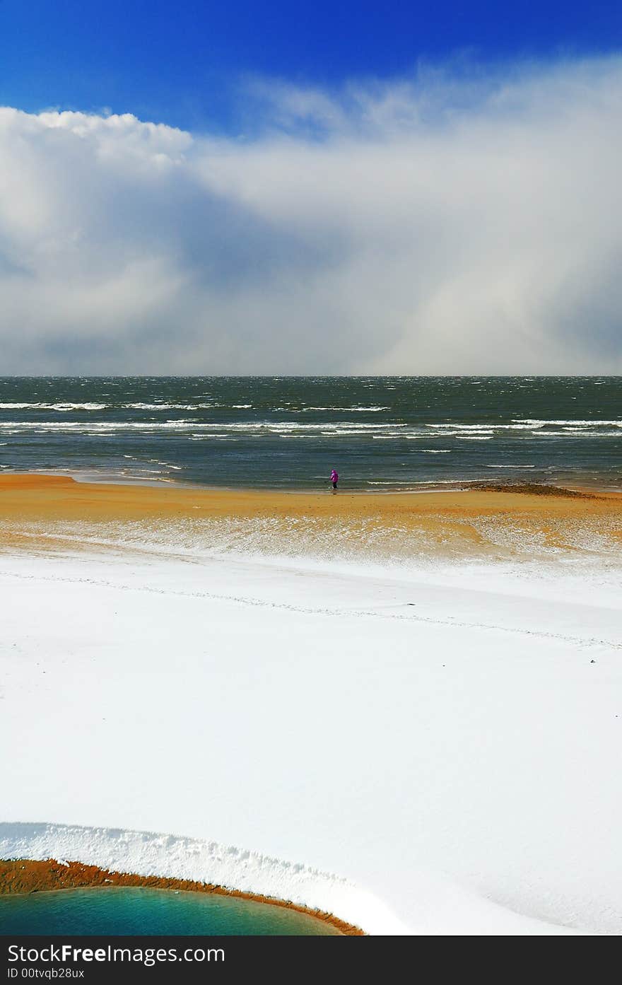 Seaside behind heavy snow