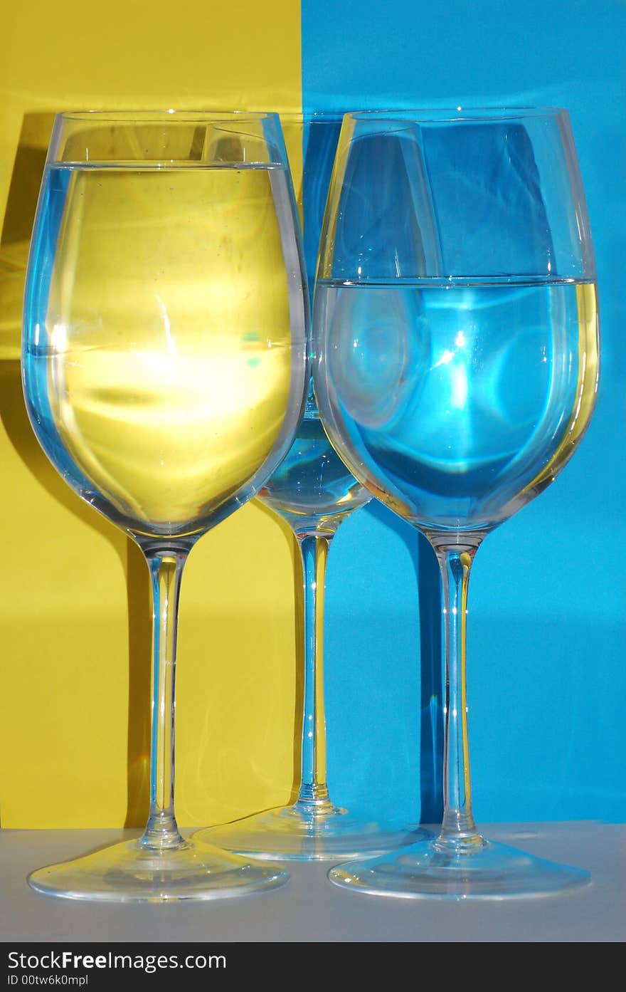 The glasses of two colors. The glasses of two colors