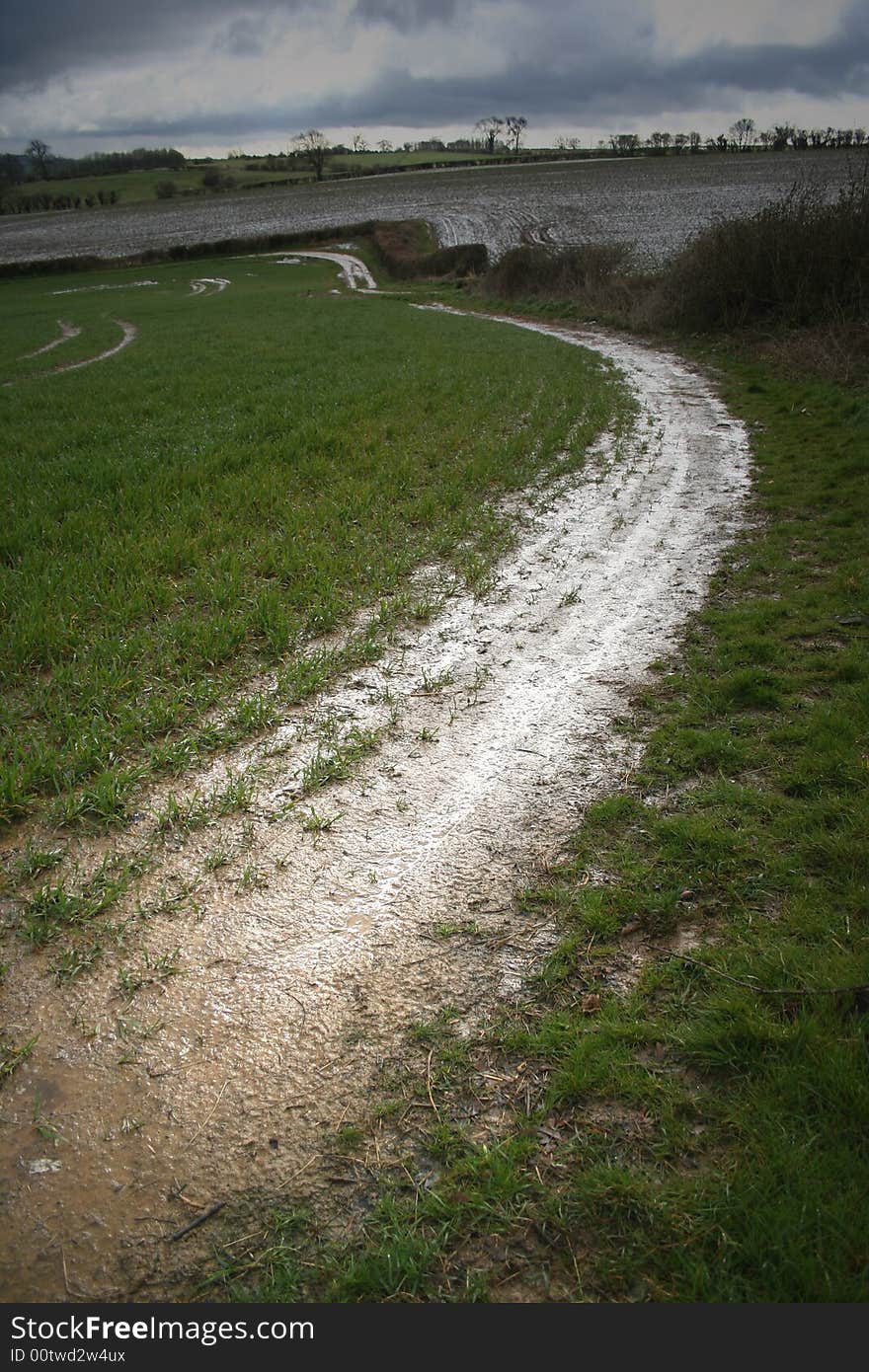 A dirt track in an Oxfordshire field