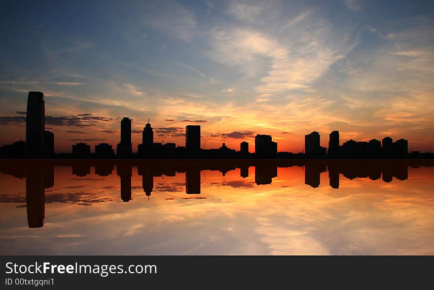 Mirrored Silhouette Skyline