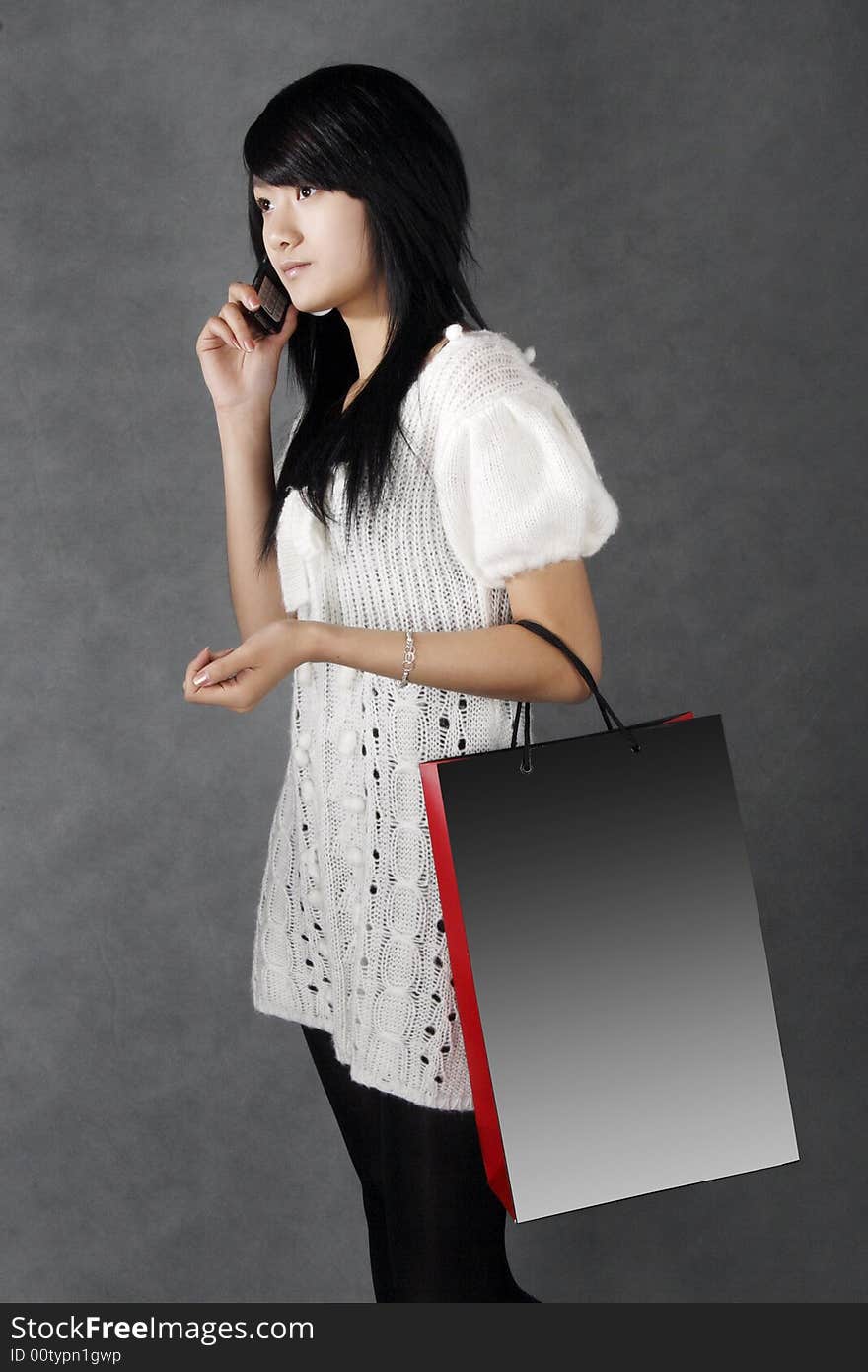 Shopping in a Chinese girl is called the expression. Shopping in a Chinese girl is called the expression.