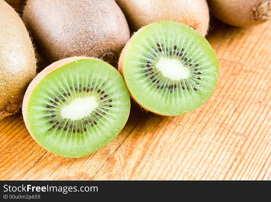 Kiwi Halves