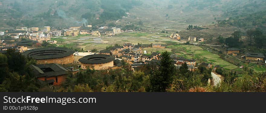 The Earth Tower of Hakka has a long history. As early as one thousand years ago, some of the original Hakka migrated and settled at the sparse Yongding area. The Earth Tower of Hakka has a long history. As early as one thousand years ago, some of the original Hakka migrated and settled at the sparse Yongding area.