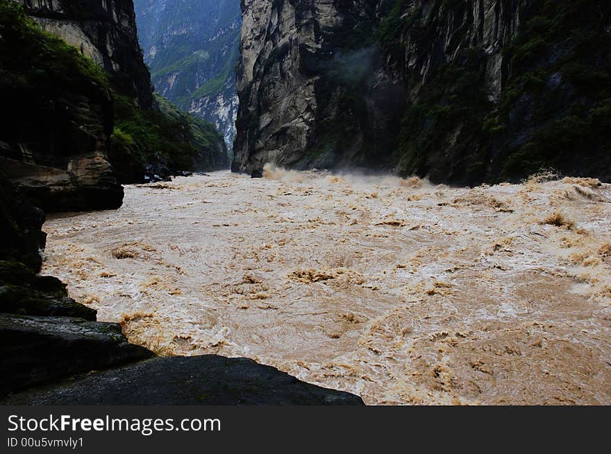 Hu Tiao (Tiger Jumping) Gorge