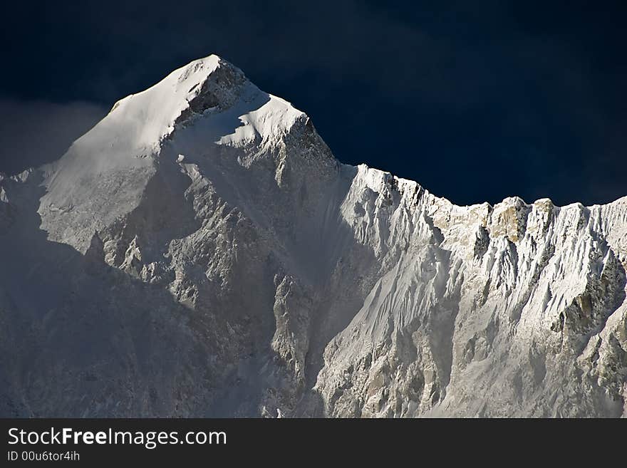 Makalu