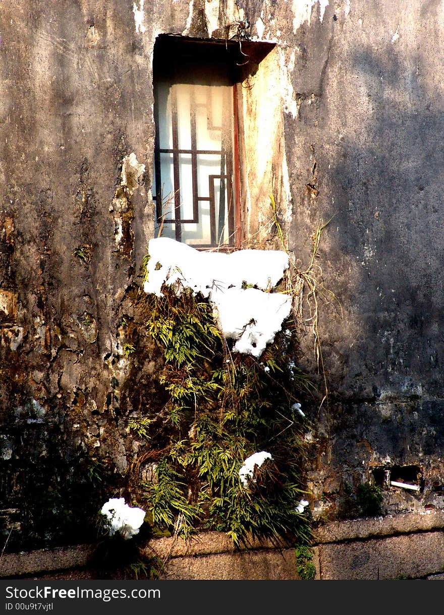 Snow,old window,black,grey,white Reflects Suzhou's ancient ，the city is 2500years old in China. Snow,old window,black,grey,white Reflects Suzhou's ancient ，the city is 2500years old in China.