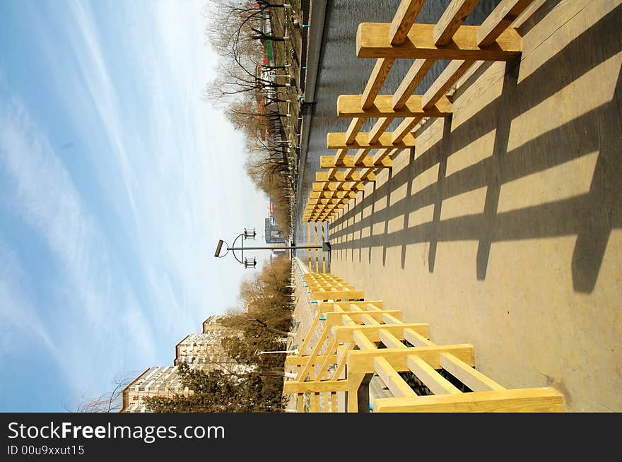 Bridge on the moat of a seat frame