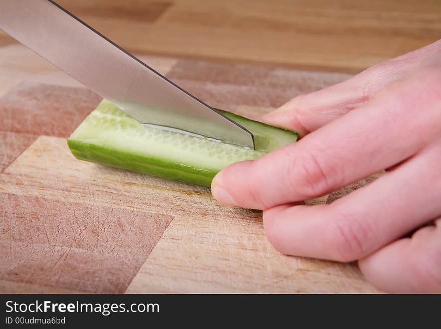 Cutting the cucumber with a knife - different angle