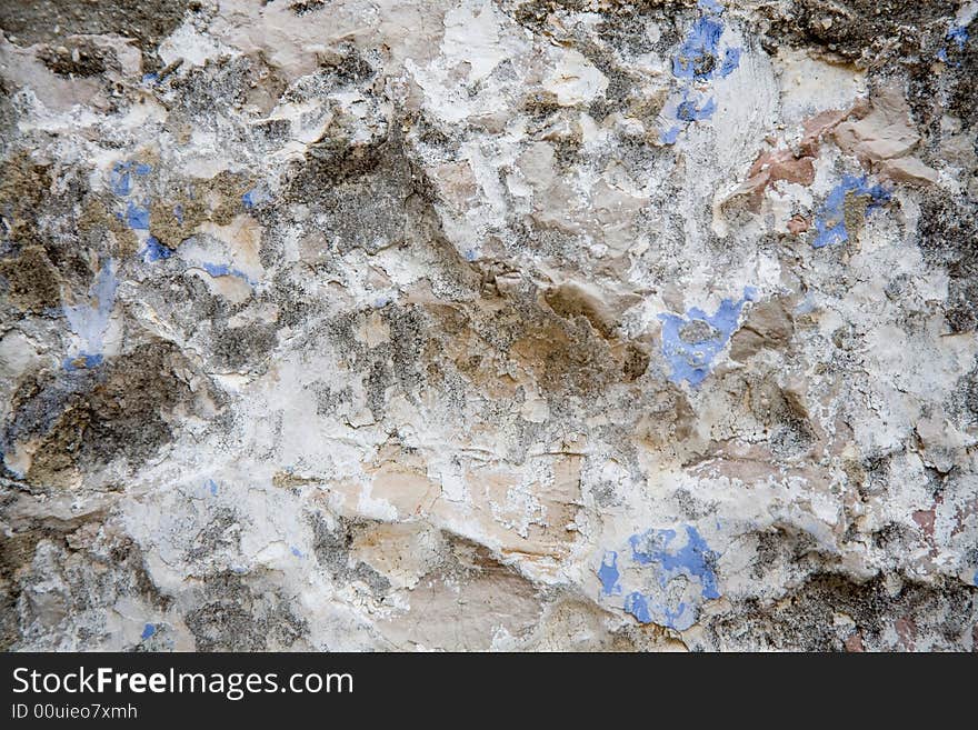 Color structures on the rock wall.