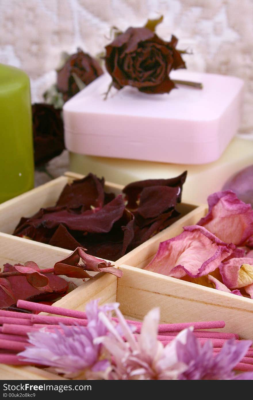 Color green and pink Spring aromatherapy