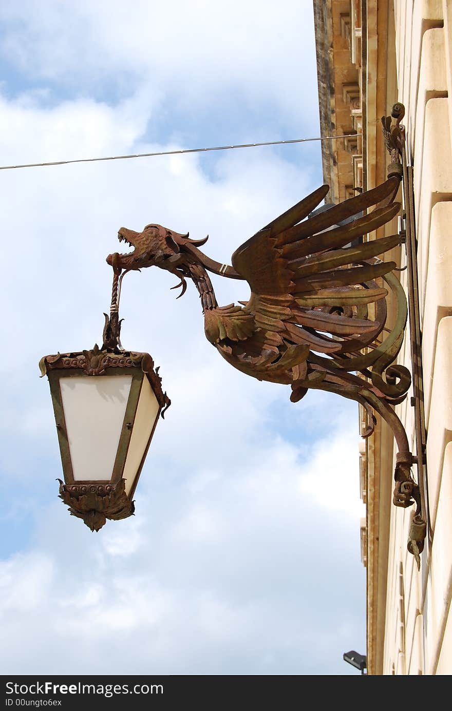 Metallic Bird Street Lamp