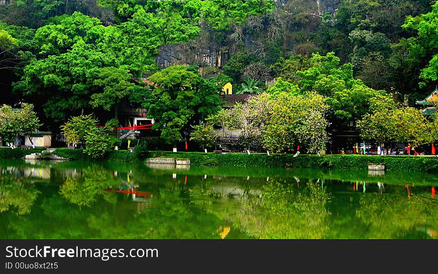 This picture photography in the Chinese Guangdong Zhaoqing beautiful star lake breeze scenic area, here mountain blue duck, a hundred flowers in full bloom, is the good place which takes vacation. This picture photography in the Chinese Guangdong Zhaoqing beautiful star lake breeze scenic area, here mountain blue duck, a hundred flowers in full bloom, is the good place which takes vacation