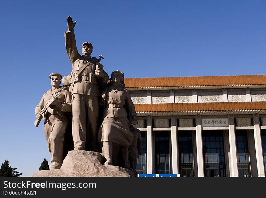 In front of both southern and northern entrances of the Chairman Mao Hall, there stand two 8.7-meter-high large sculptures each side. The four sculptures include a total of 62 individuals. They present some of the great achievements the Chinese people made under the leadership of Chairman Mao. In front of both southern and northern entrances of the Chairman Mao Hall, there stand two 8.7-meter-high large sculptures each side. The four sculptures include a total of 62 individuals. They present some of the great achievements the Chinese people made under the leadership of Chairman Mao.