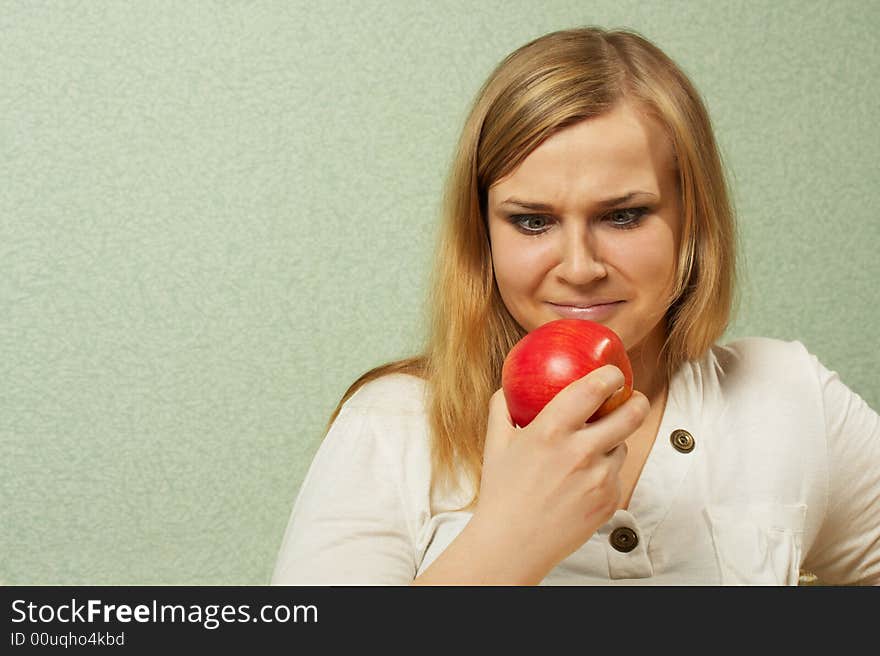 The girl & red apple