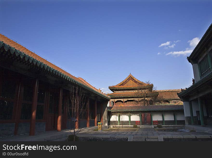 The Shenyang Imperial Palace, one of the two most intact imperial group-buildings ever existing in China, is located at Shenyang City, Liaoning Province. Covering an area of more than 60,000 square meters (about 71,760 square yards), the Shenyang Imperial Palace is one twelfth the size of the Forbidden City in Beijing. The palace consists of more than 300 rooms, formed around 20 courtyards.
Founded in 1624, the 380-year-old Shenyang Imperial Palace is one of the few ancient Chinese architectures to epitomize an ethnic culture, next to the Potala Palace in Lhasa, capital of the Tibet Autonomous Region. The palace can be divided into three sections-the eastern section, the middle section and the western section. Each section boasts of unique characteristics.
Besides the Forbidden City in Beijing, the Shenyang Imperial Palace is the only other existing palace complex in China. Within its walls much is revealed about the early Qing Dynasty. It was listed by UNESCO as a World Cultural Heritage Site in 2004 as an extension of the Forbidden City and is now the most popular and renowned tourist attraction in Shenyang.