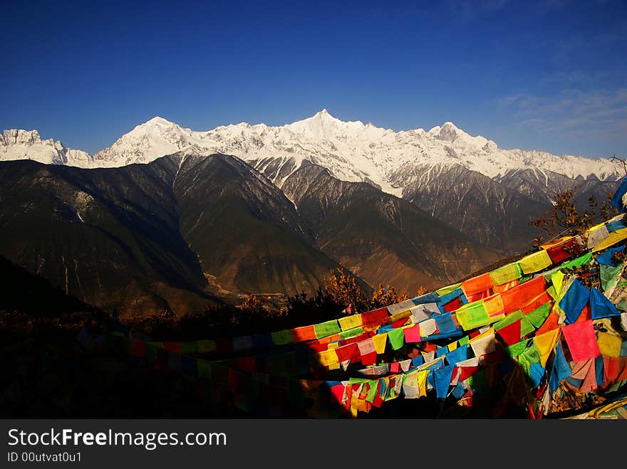 Kawa Karpo Peak of Meili(Meri) Snow Mountain, pictured from Feilai Temple in Shangri-la, Yunnan. Kawa Karpo Peak of Meili(Meri) Snow Mountain, pictured from Feilai Temple in Shangri-la, Yunnan