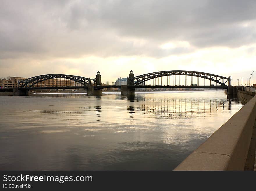 The iron bridge Bolsheohtinskiy