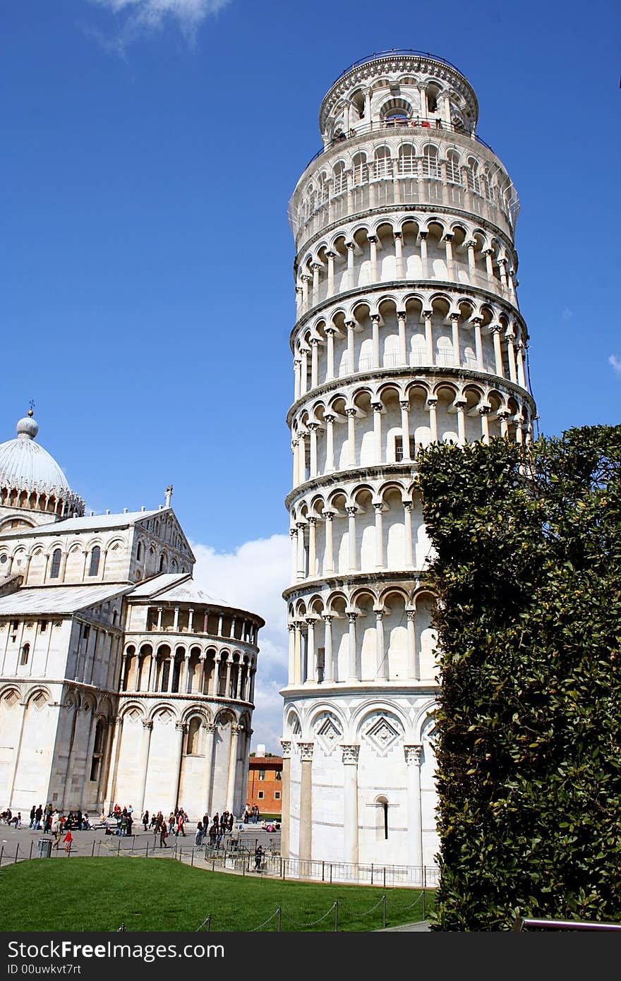 The leaning tower in the Pisa Courtyard in Pisa, Italy. The leaning tower in the Pisa Courtyard in Pisa, Italy