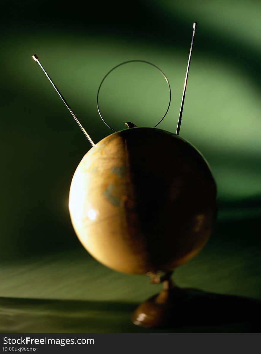 Globe with antenna