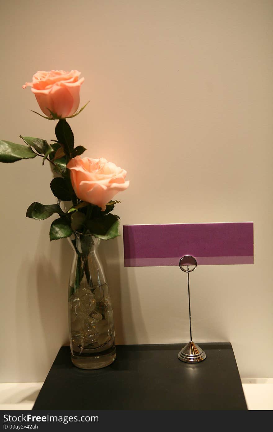 Label， you can write what you want !Rose flowers in vase. Label， you can write what you want !Rose flowers in vase