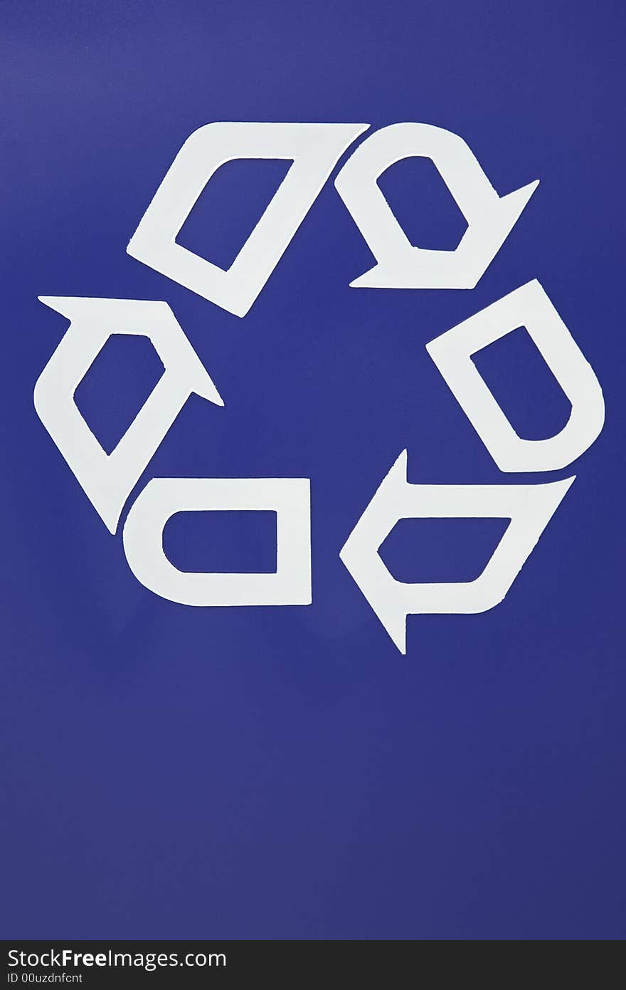 White recycle arrows on blue