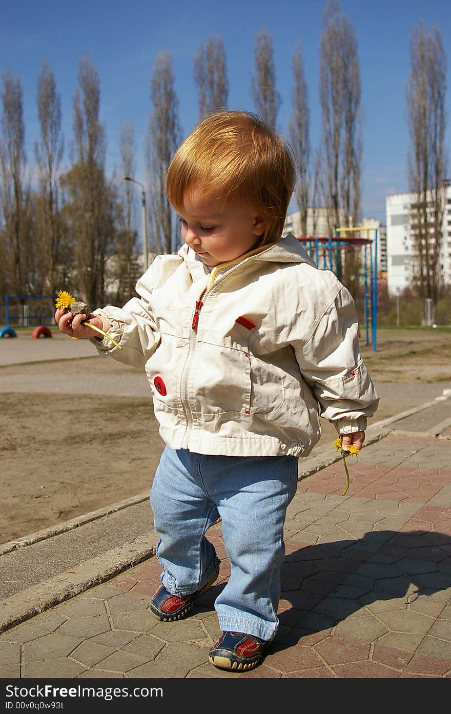 Beautiful Girl Play Whith Yellow Flowers