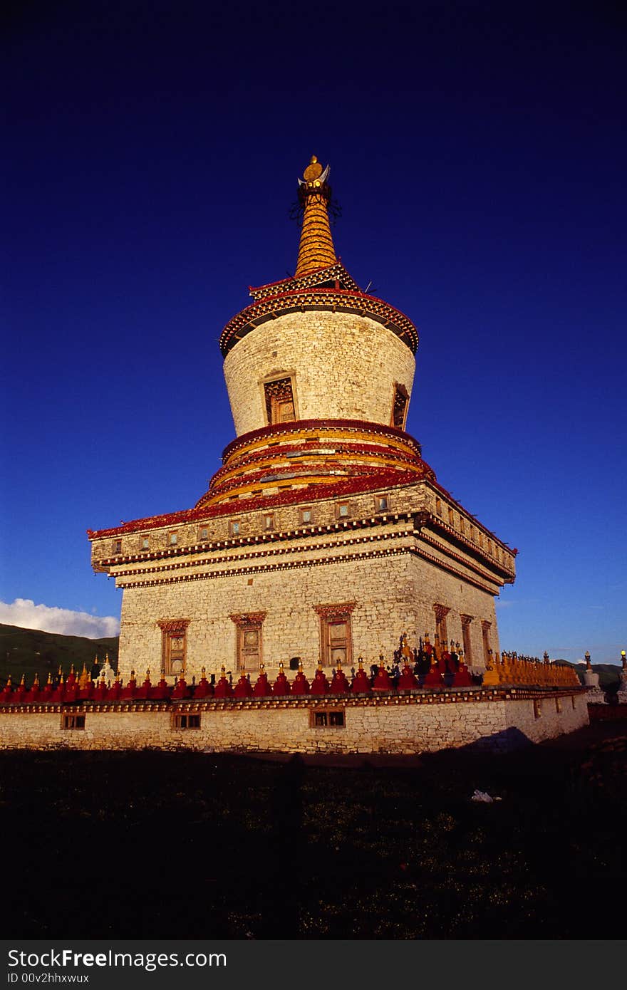 Tibetan buddhist pagoda, sichuan, china